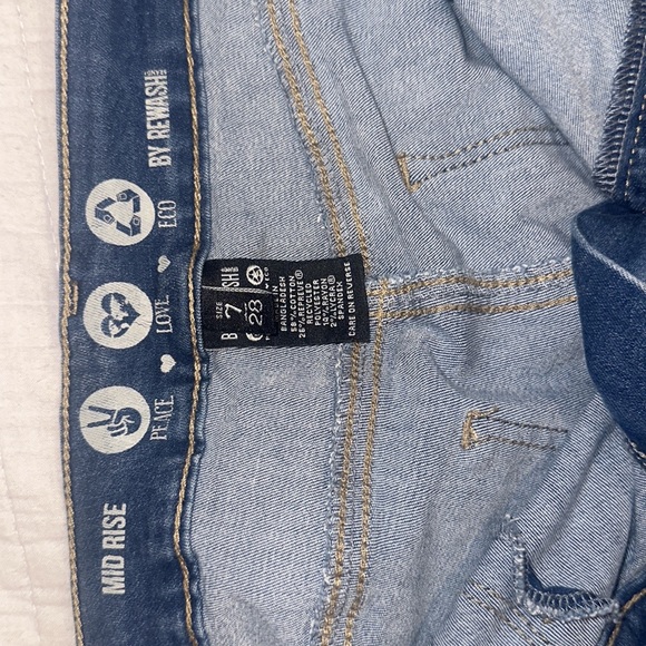 SKINNY JEANS! Perfect condition! Don’t fit me anymore. (WORN ONCE) - Picture 2 of 3